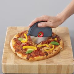 Joseph Joseph Disc Easy-Clean Pizza Diski - Gri/Kırmızı