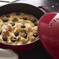 Staub Chistera Yağmur Efektli Kapaklı Döküm Tencere 24cm - Kiraz