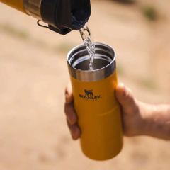 Stanley The Trigger-Action Travel Mug Turuncu 0.35 L